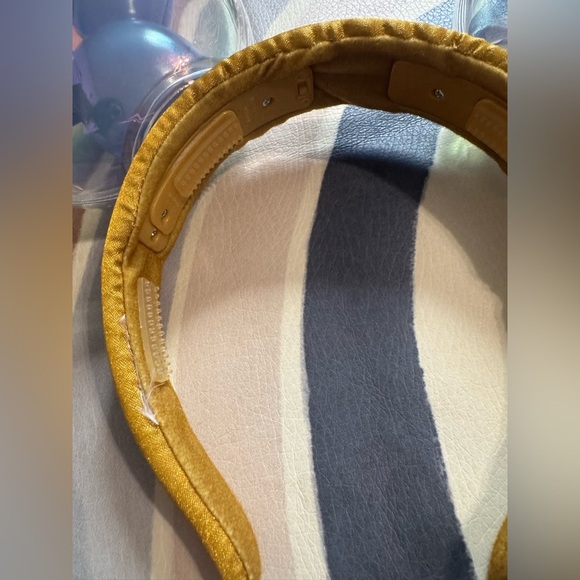 Disney’s 50th Anniversary Limited Edition Light Up Iridescent Mickey Ears - Picture 7 of 7